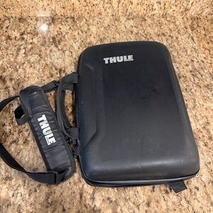 Thule Sweden MacBook Hard Small Laptop Carrying Case Bag Black Strap Travel